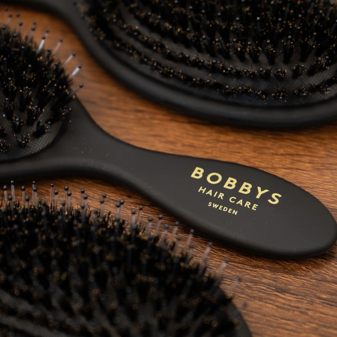 hairbrush zoomed in